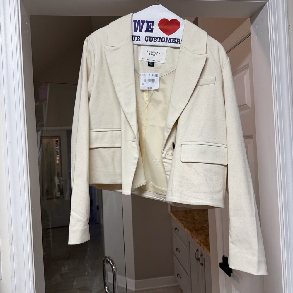 American Eagle Women's cropped Blazer
